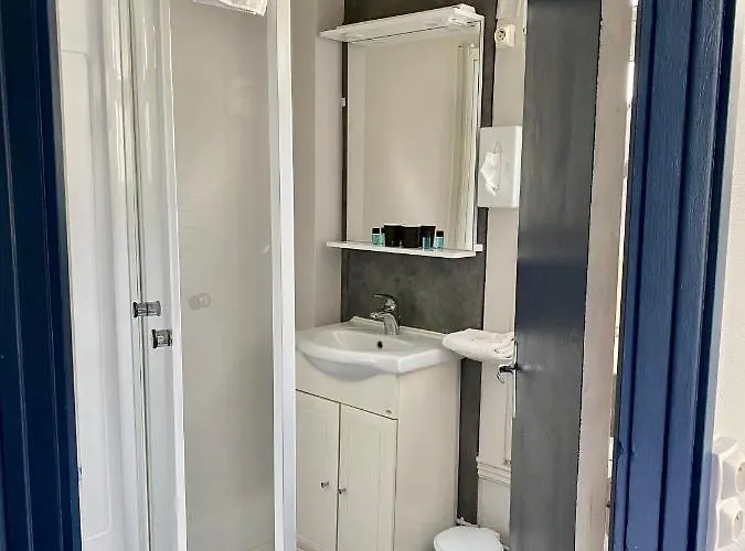 Hotel Celine - Hotel De La Gare 3*