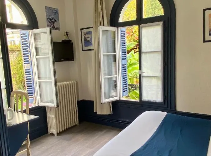 Hotel Celine - Hotel De La Gare 3*