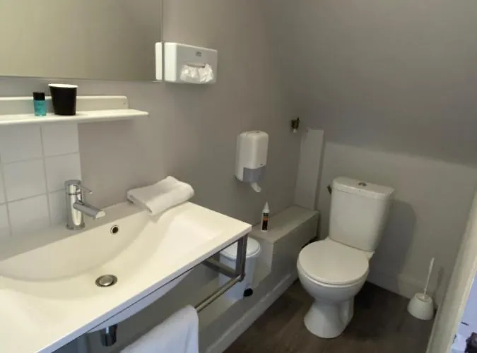 Hotel Celine - Hotel De La Gare 3*