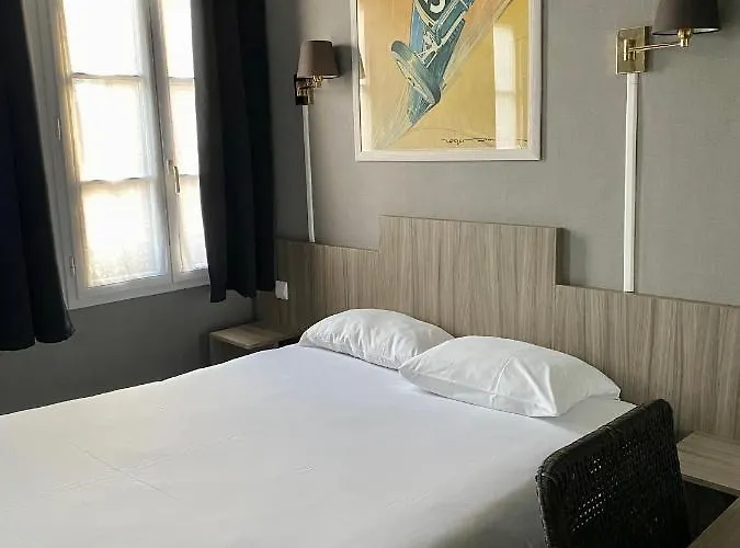 Hotel Celine - Hotel De La Gare 3*