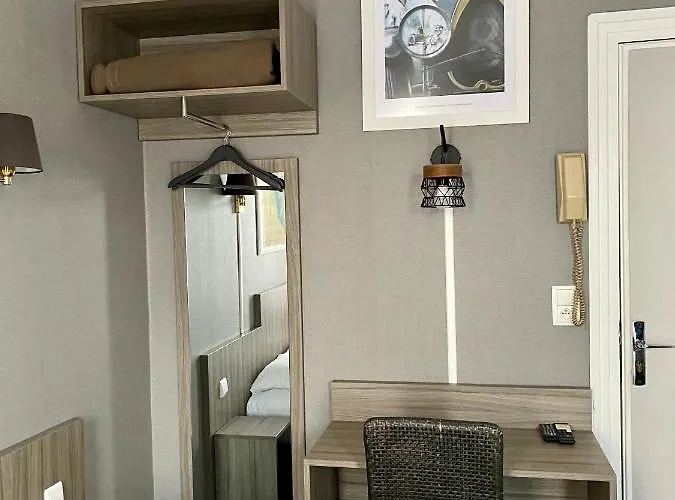 Hotel Celine - Hotel De La Gare Hotel 3*