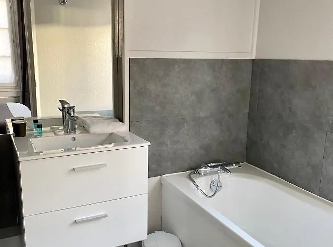 Hotel Celine - Hotel De La Gare 3*