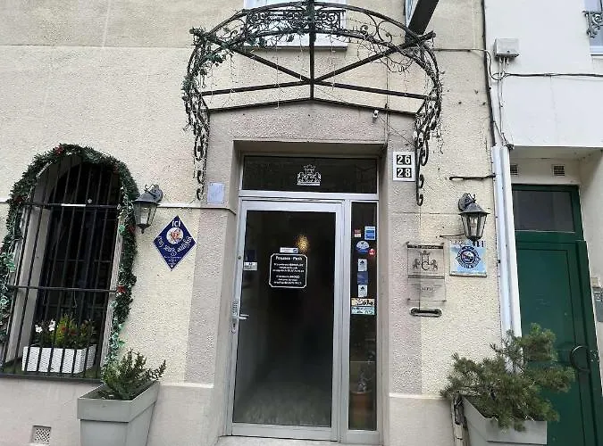 Hotel Celine - Hotel De La Gare 3*